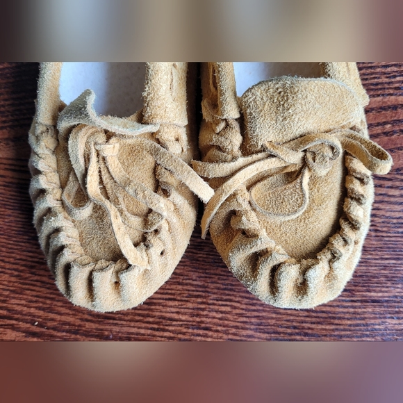 2 /$15. Children's Moccasins Yukon Gold Suede Leather Handmade with Insole - Picture 4 of 9